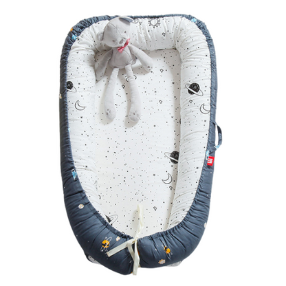 Luna Babygrippe - Sicherer und geborgener Schlaf für Ihr Baby. Optimale Schlafqualität und Sicherheit in stilvollem Design. Perfekt für entspannte Nächte und glückliche Eltern. #Babyschlaf #Sicherheit #Elternliebe"